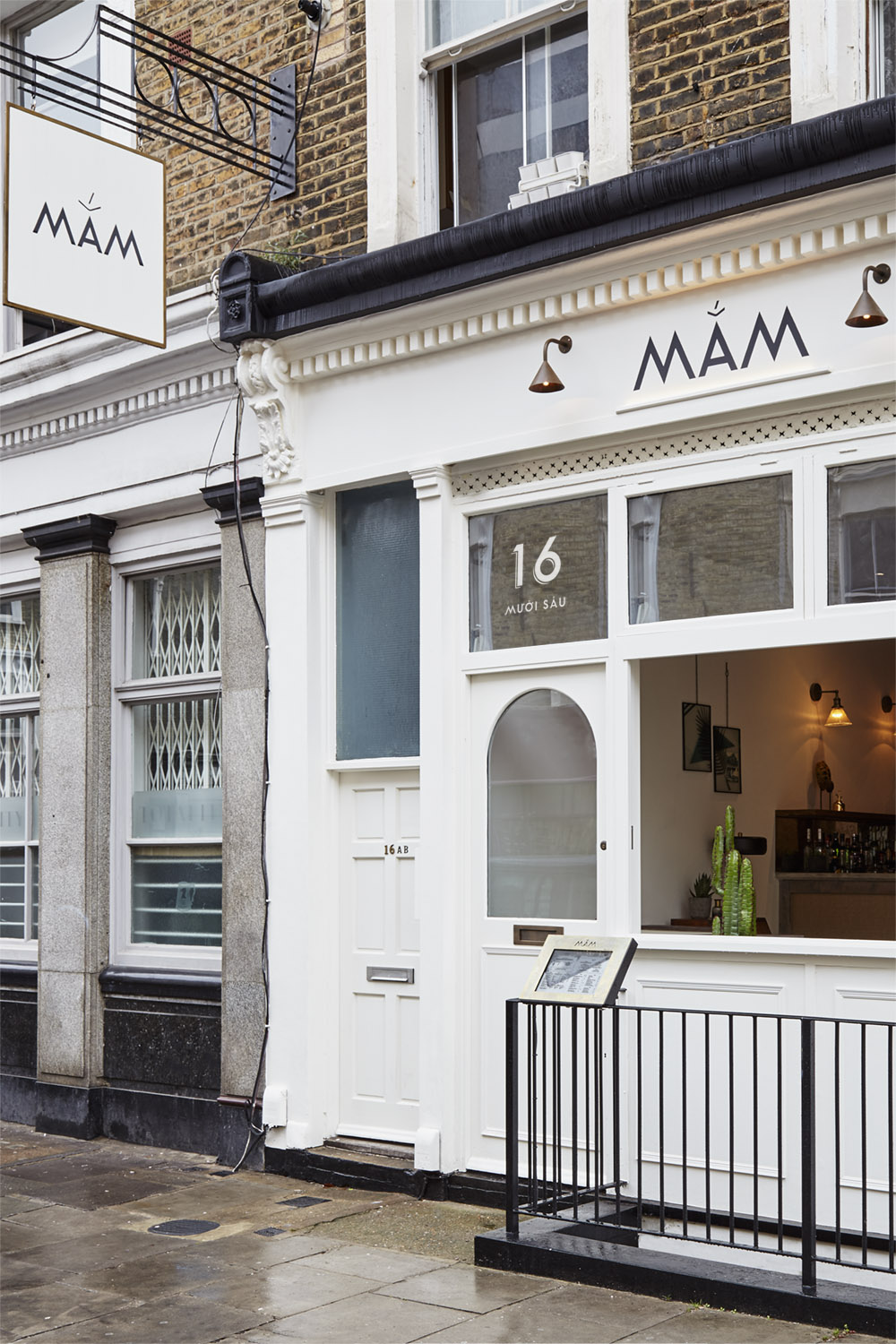 Mam_restaurant_bar_interior_design_branding_london_nottinghill_external_signage_decal_lighting_hanging_sign